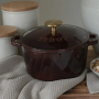 Cast iron pot 2 L zinfandel brass