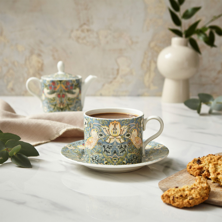 Strawberry Thief Teacup & Saucer, 28cl
