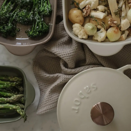 Gusseiserner Topf 2 L warmgrau